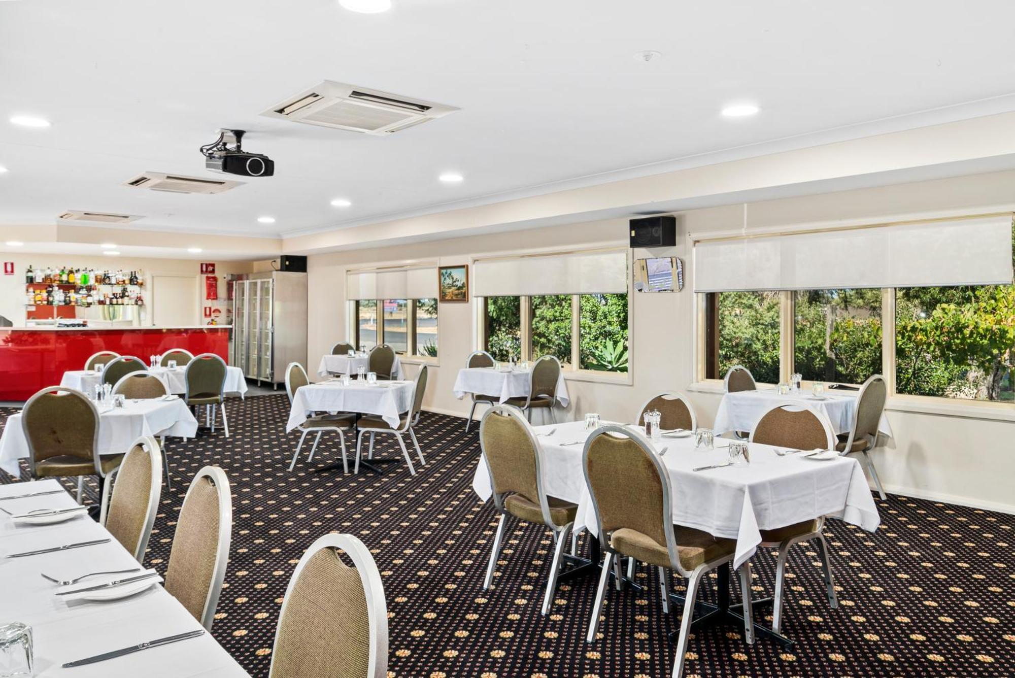 Comfort Inn Bishops Lodge Hay Kültér fotó